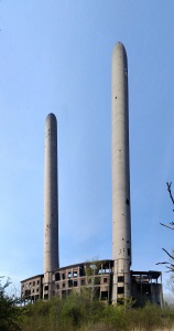Industrieruine einer Fabrik in Eisenhttenstadt an der polnischen Grenze