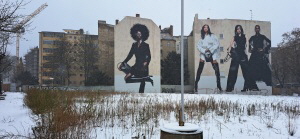 Murals (fr Handtaschenwerbung?) an der Lewishamstr.
