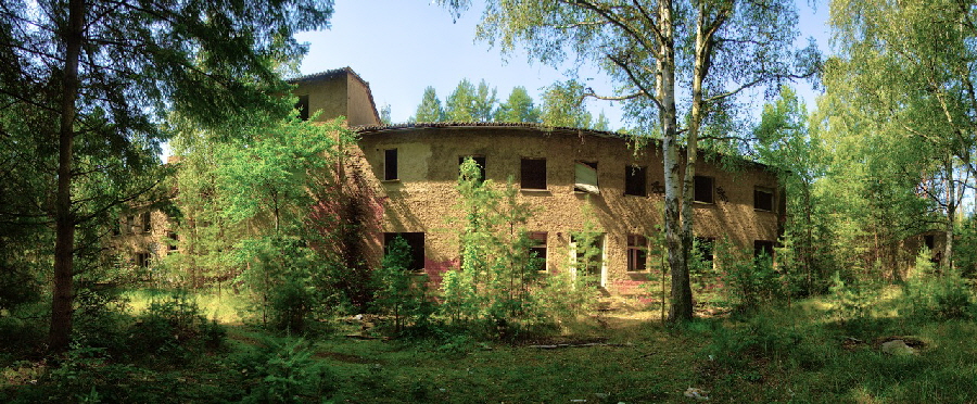 Lost Place im Wald bei Neuglobsow