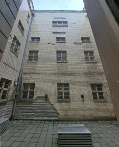 Lichthof im Schwimmbad