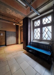 Verbindungsgang zwischen M�nner- und Frauenschwimmhallen