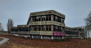 Sporthotel Hohenschnhausen fotografiert von der Ecke Weissenseer Str. / Ecke Hohenschnhauser Str.