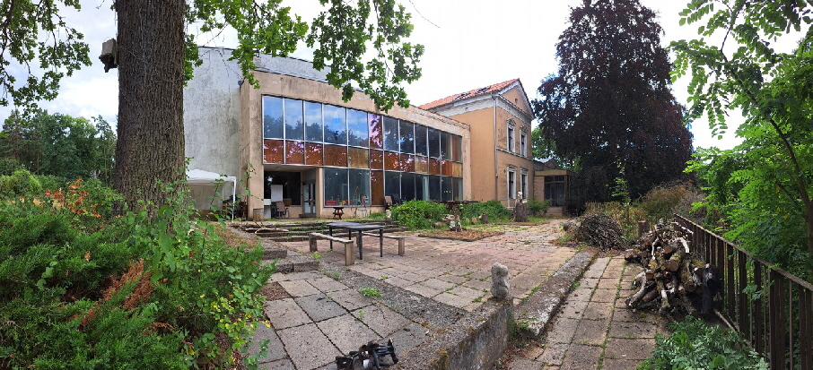FDGB-Schulungs- und Erholungsheim und Wohnprojekt einer Baugenossenschaft FDGB-Schulungs- und Erholungsheim und Wohnprojekt einer Baugenossenschaft