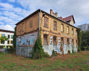 Zugemauerte Fenster des Lost Place