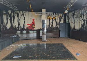 Tanzfläche in Rotkäppchens Bar? Tanzfläche in Rotkäppchens Bar?